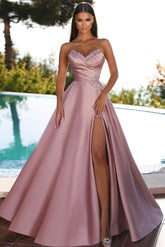 Elegantes, ärmelloses A-Linien-Ballkleid mit Herzausschnitt und Schlitz in Altrosa